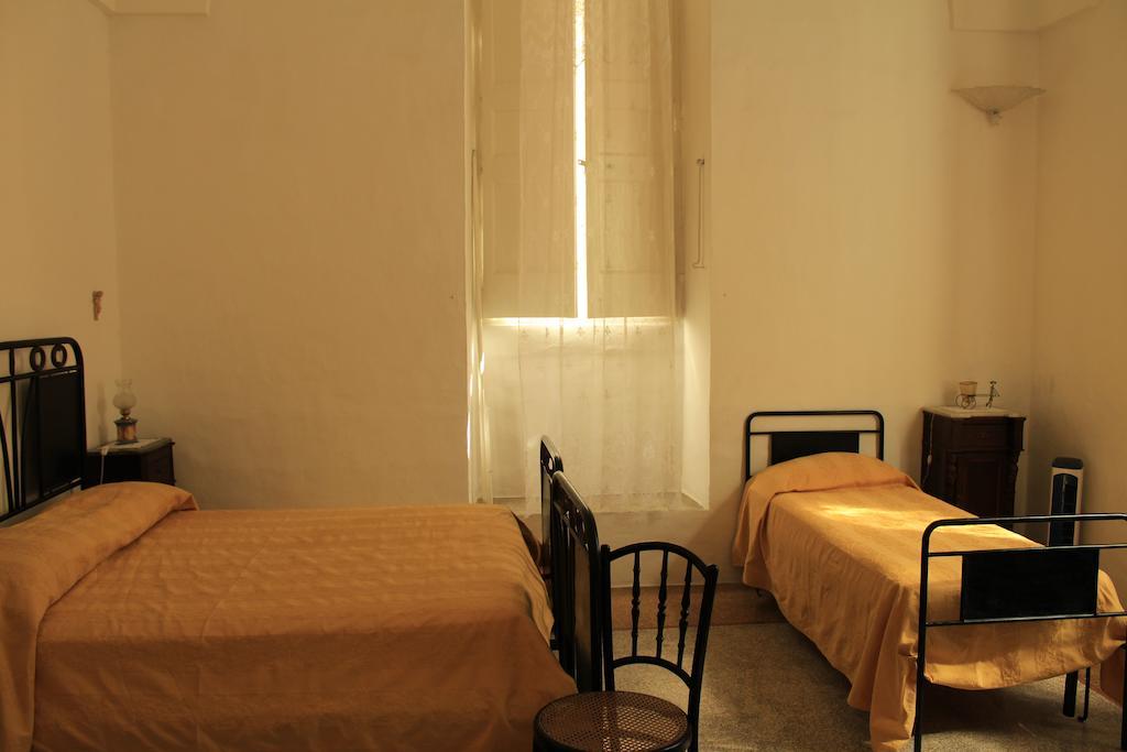 Palazzo Bitonti Bed & Breakfast Gagliano del Capo Room photo