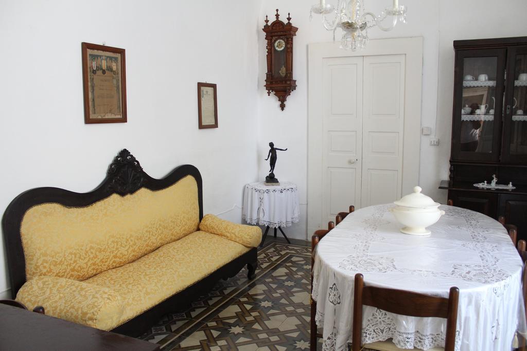 Palazzo Bitonti Bed & Breakfast Gagliano del Capo Exterior photo
