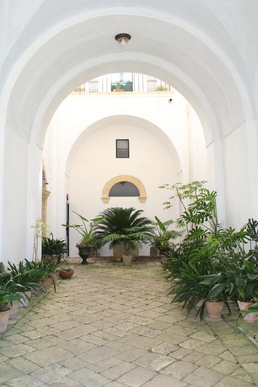 Palazzo Bitonti Bed & Breakfast Gagliano del Capo Exterior photo