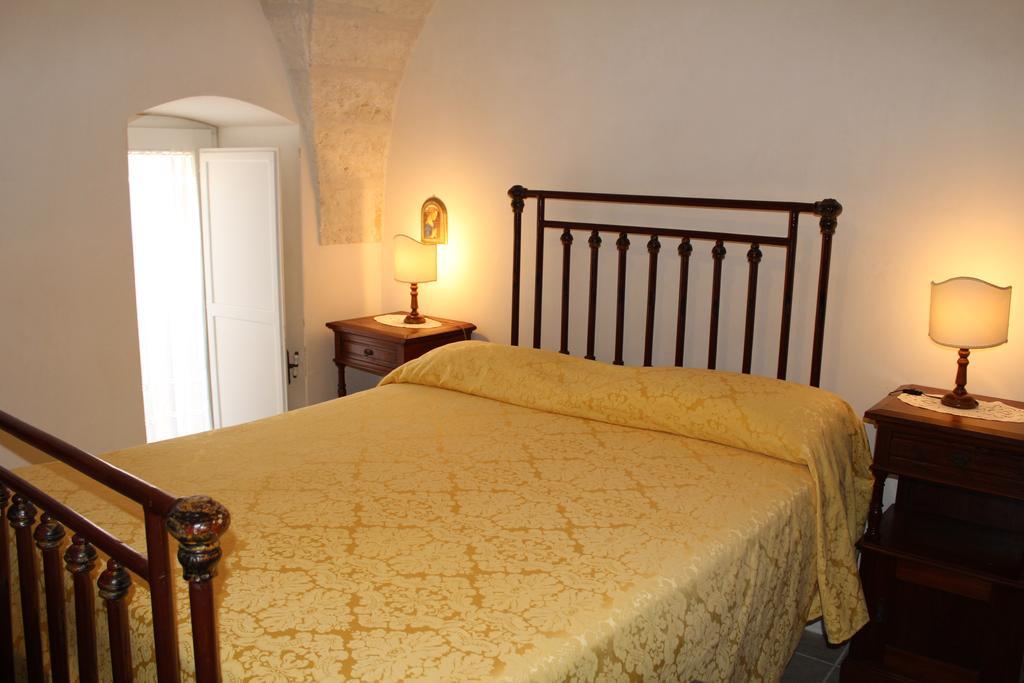 Palazzo Bitonti Bed & Breakfast Gagliano del Capo Exterior photo